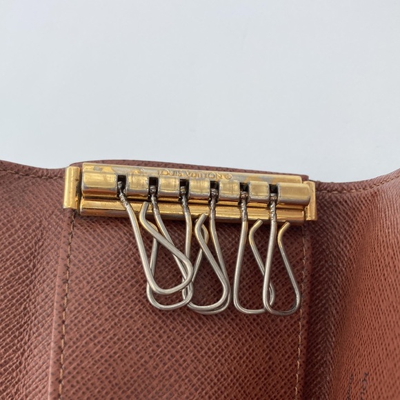 LOUIS VUITTON MONOGRAM KEY HOLDER CASE - Picture 7 of 9